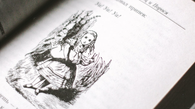 Resumo do Livro Alice no País das Maravilhas de Lewis Carroll