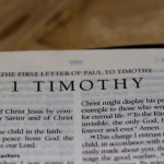 Resumo do Livro de 1 Timóteo - Orientações para a Liderança na Igreja