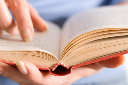 Resumo do livro "O Livro das Ignorãças" de Manoel de Barros