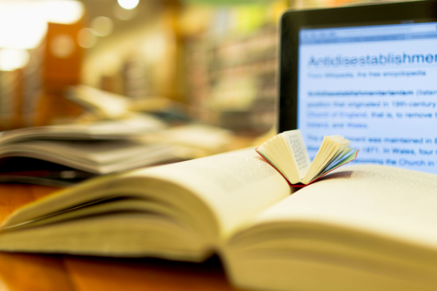 Resumo do livro “Alien: Out of the Shadows” – Tim Lebbon