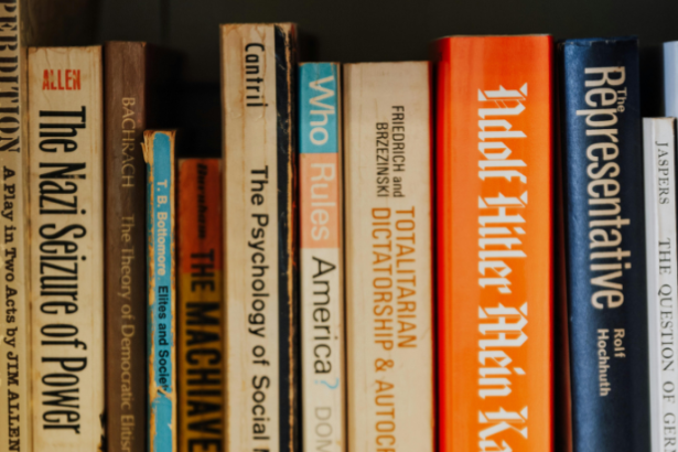 Resumo do livro "O Lobo e o Gavião" – Fábula atribuída a Fedro