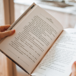 Resumo do livro "O Lobo e o Cordeiro na Fonte" – Fedro