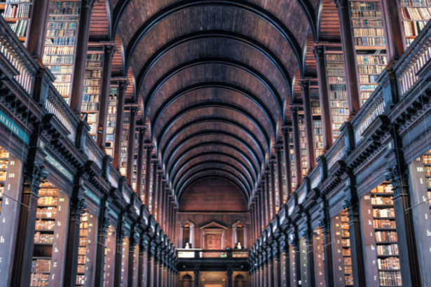 Resumo do livro "No Vale de Ezequiel" – Priscila Antunes Correia