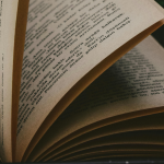 Resumo do livro “O Mundo se Despedaça” – Chinua Achebe