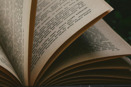 Resumo do livro “O Mundo se Despedaça” – Chinua Achebe