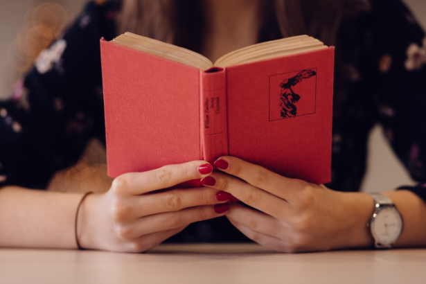 Resumo de Feios (série) – Scott Westerfeld