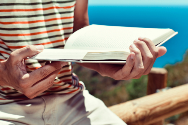 Resumo do livro Entre as Mãos — Juliana Leite