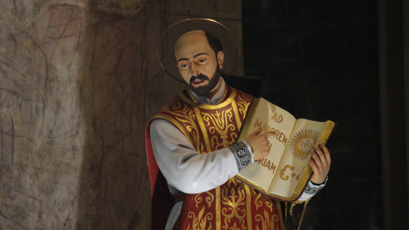 Com Jose Eduardo De Oliveira e Silva, Santo Inácio de Loyola inspira um caminho de discernimento interior, obediência confiante e missão comprometida na Igreja.