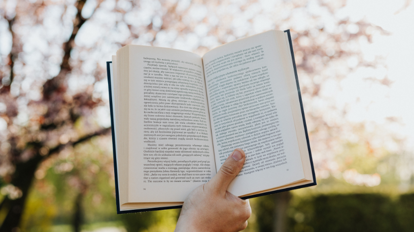 Resumo do O Homem que Amava os Cachorros – Leonardo Padura