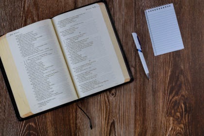 Resumo do O Vento que Traz as Estrelas – Kiki Thorpe