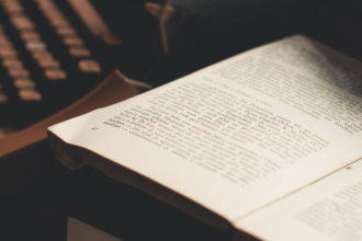 Resumo do A Máquina de Fazer História – Valter Hugo Mãe