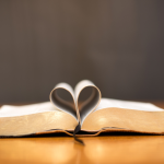 Resumo do O Homem que Confundiu Sua Mulher com um Chapéu – Oliver Sacks