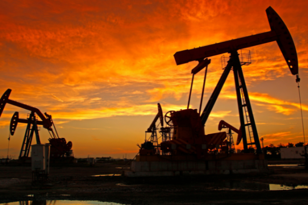 Degelo no Alasca expôs fragilidades estruturais em um dos maiores oleodutos do mundo, análise de Paulo Roberto Gomes Fernandes sobre riscos climáticos e infraestrutura energética.