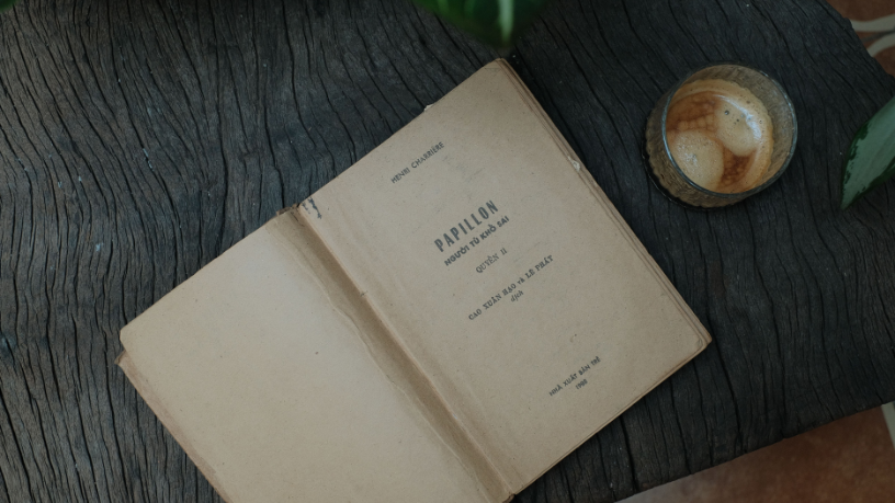 Admirável Mundo Novo: a distopia de Aldous Huxley sobre tecnologia, controle social e perda da liberdade